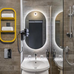 Camera standard con letto king size